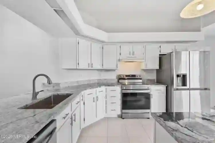 ROOM FOR RENT Bedroom Bathr