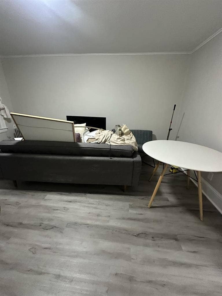 Looking for roommate:  bath