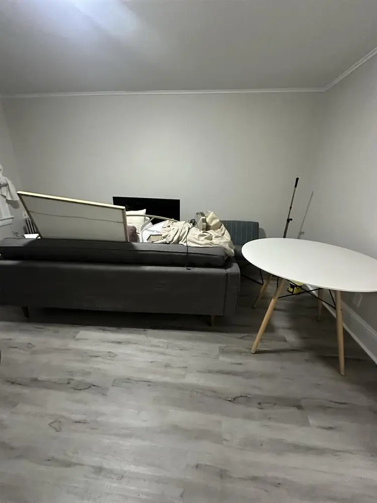 Looking for roommate: bath