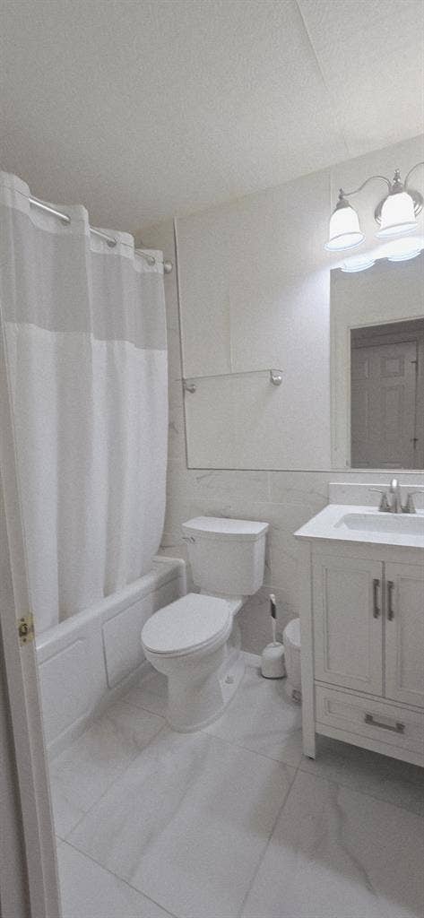 Room for Rent, Immediately Move In