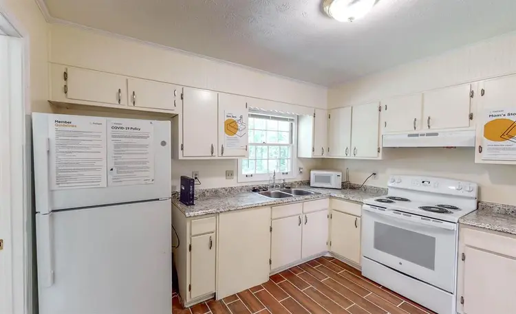 8 BR in Riverdale