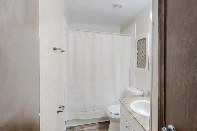 10 BR in Forest Park