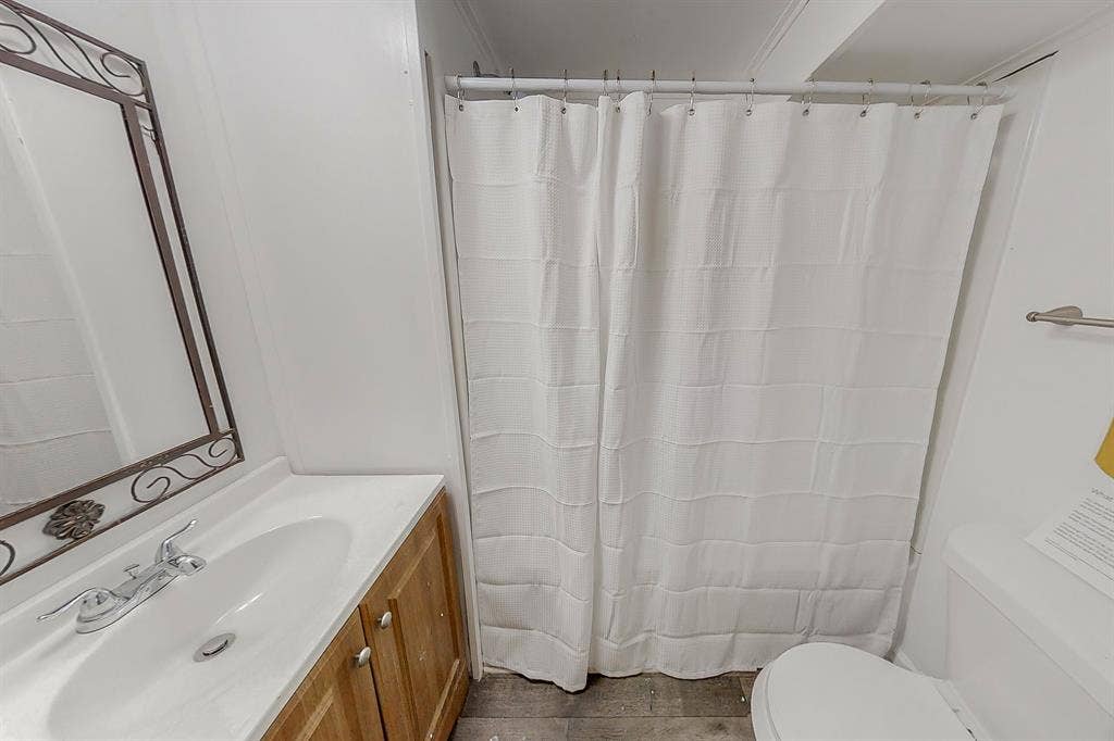 10 BR in Forest Park