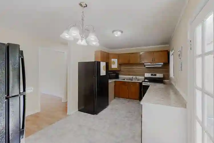 10 BR in Forest Park