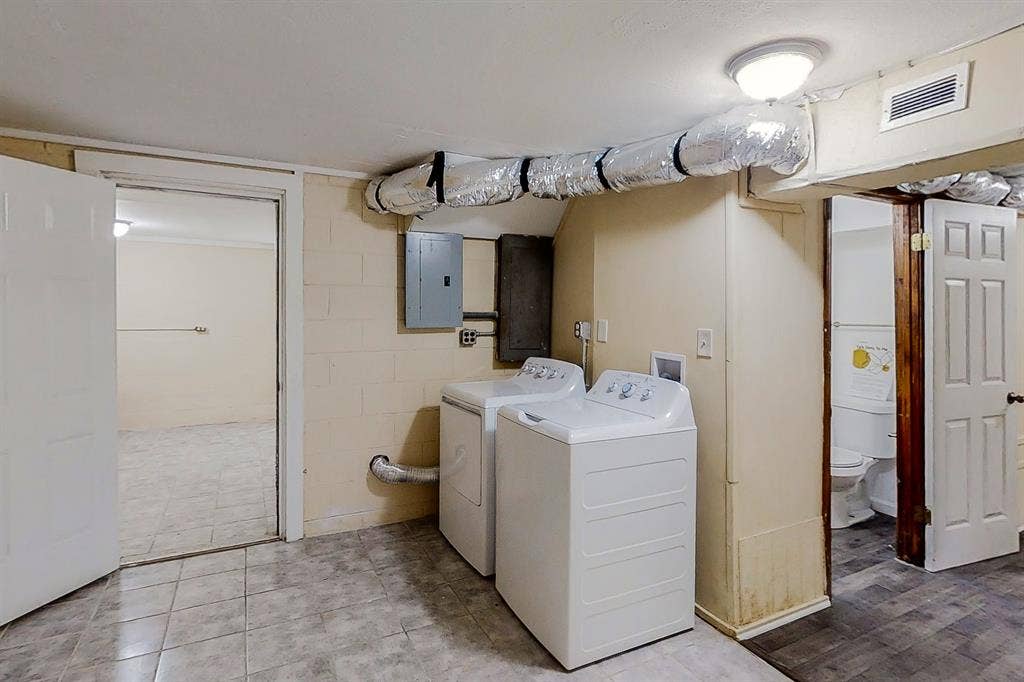 10 BR in Forest Park