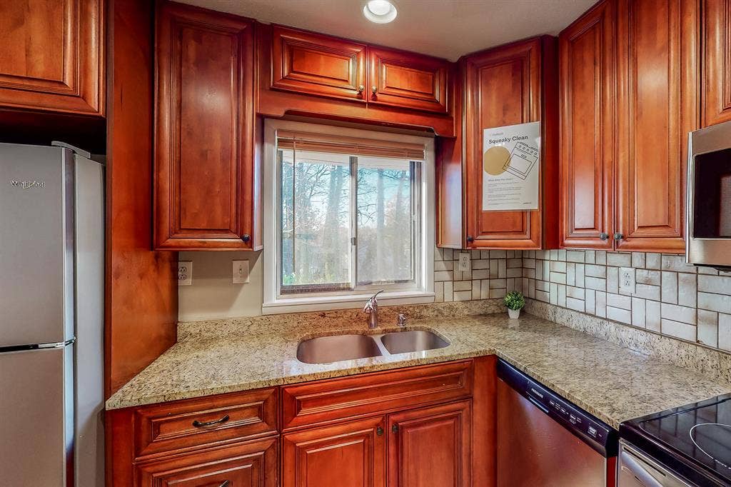 7 BR in Stone Mountain