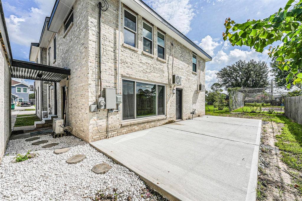 6 BR in Houston
