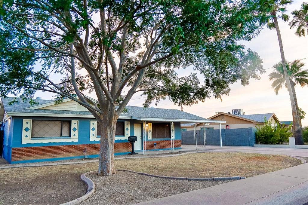 8 BR in Phoenix