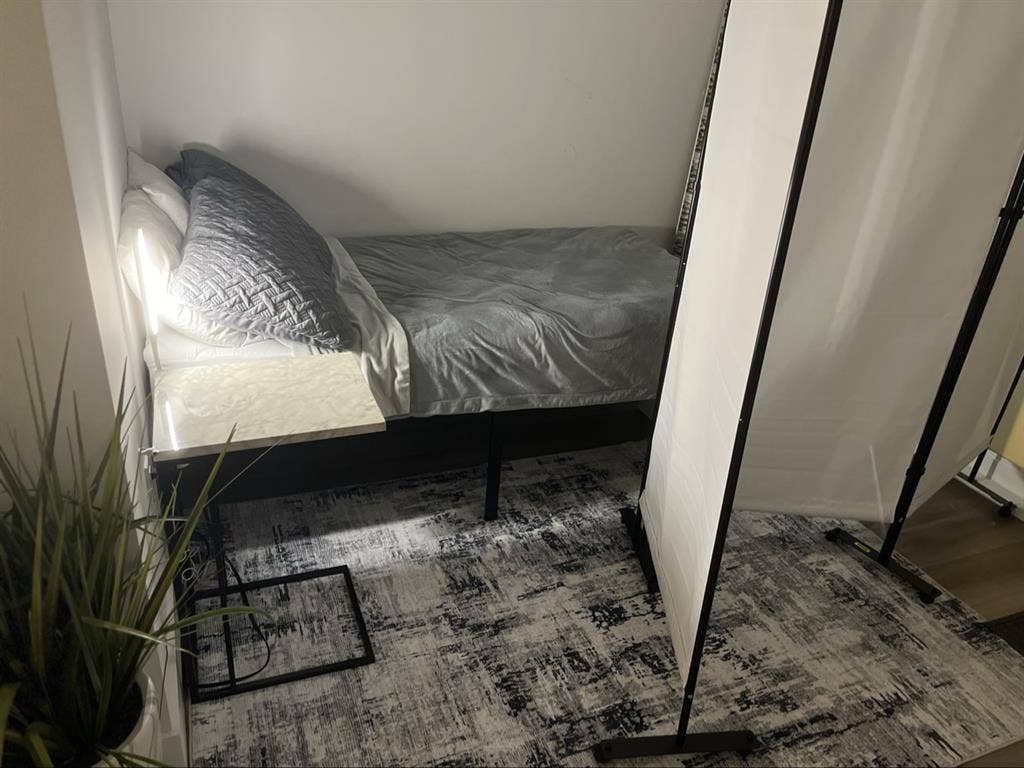 Private area w divider by month