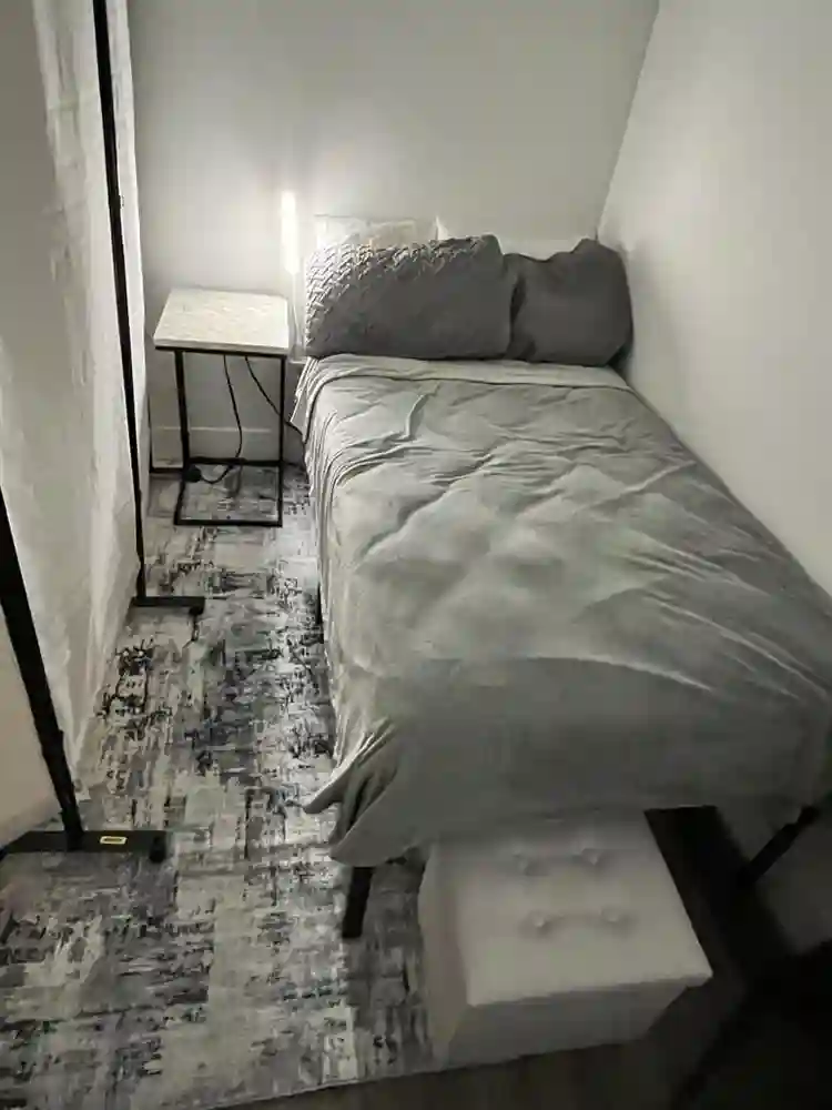 Private area w divider by month