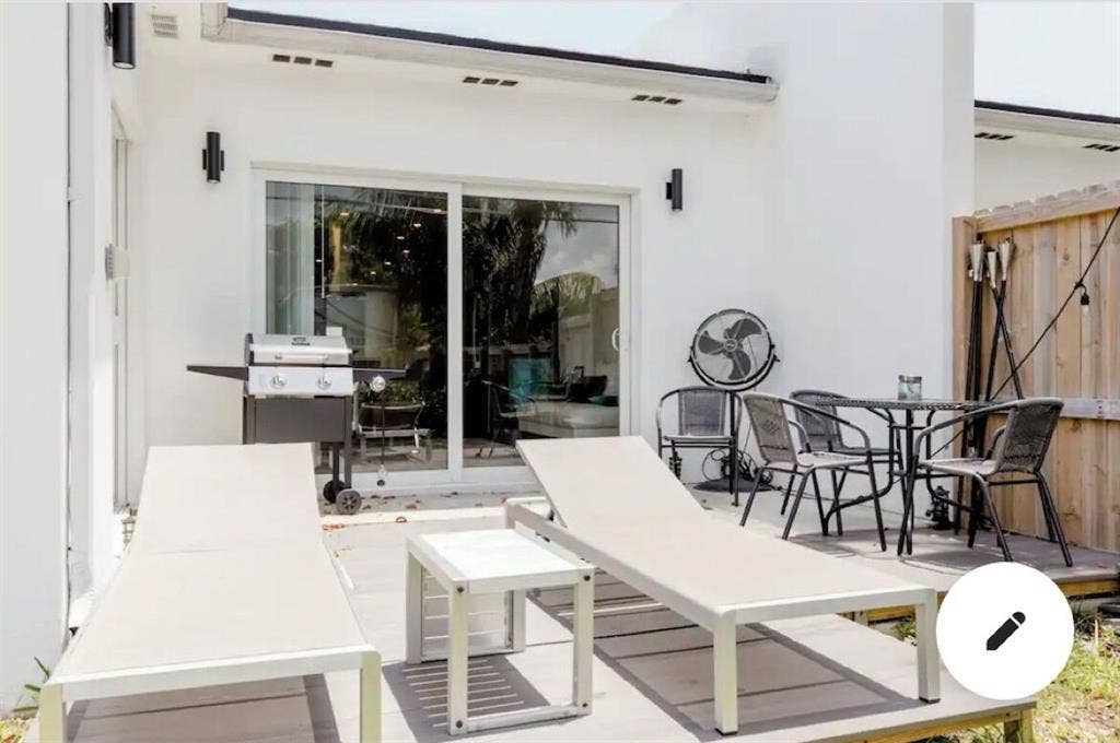 Private area w divider by month