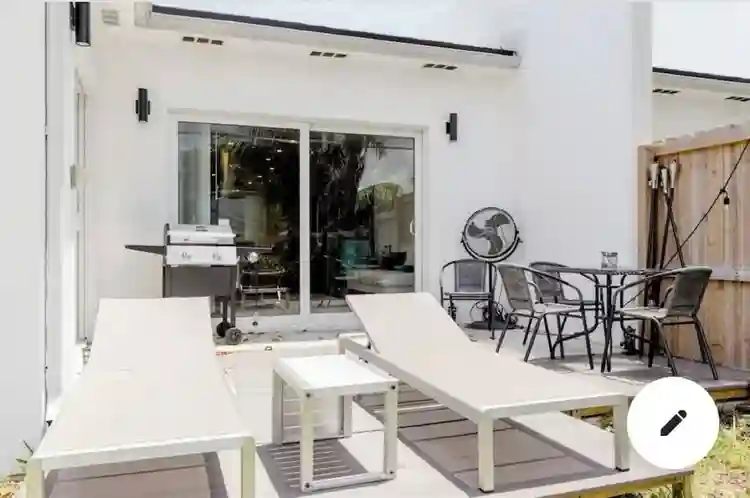 Private area w divider by month