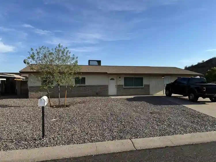6 BR in Mesa