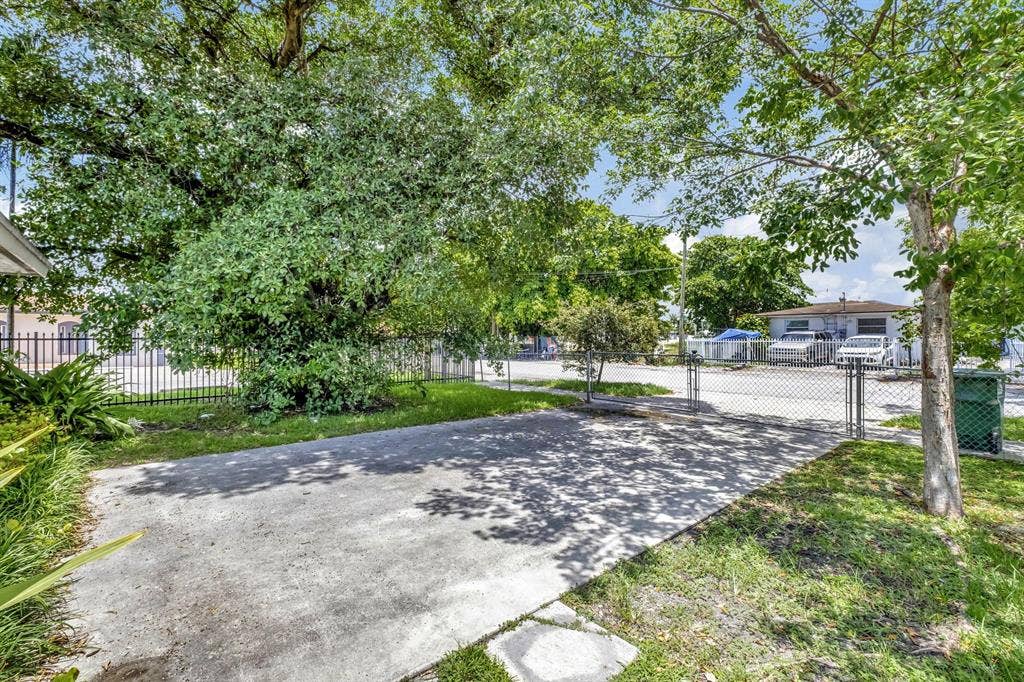 4 BR in Miami