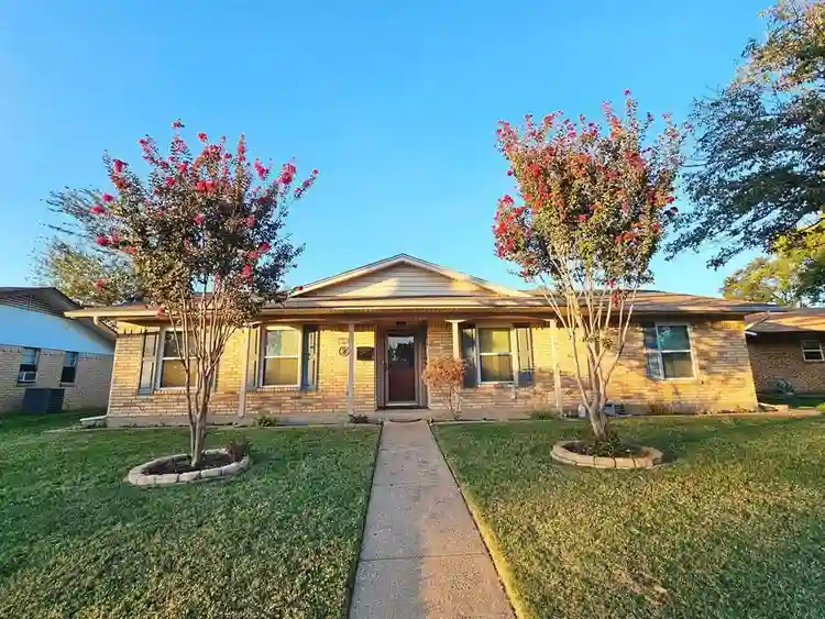 4 BR in Garland