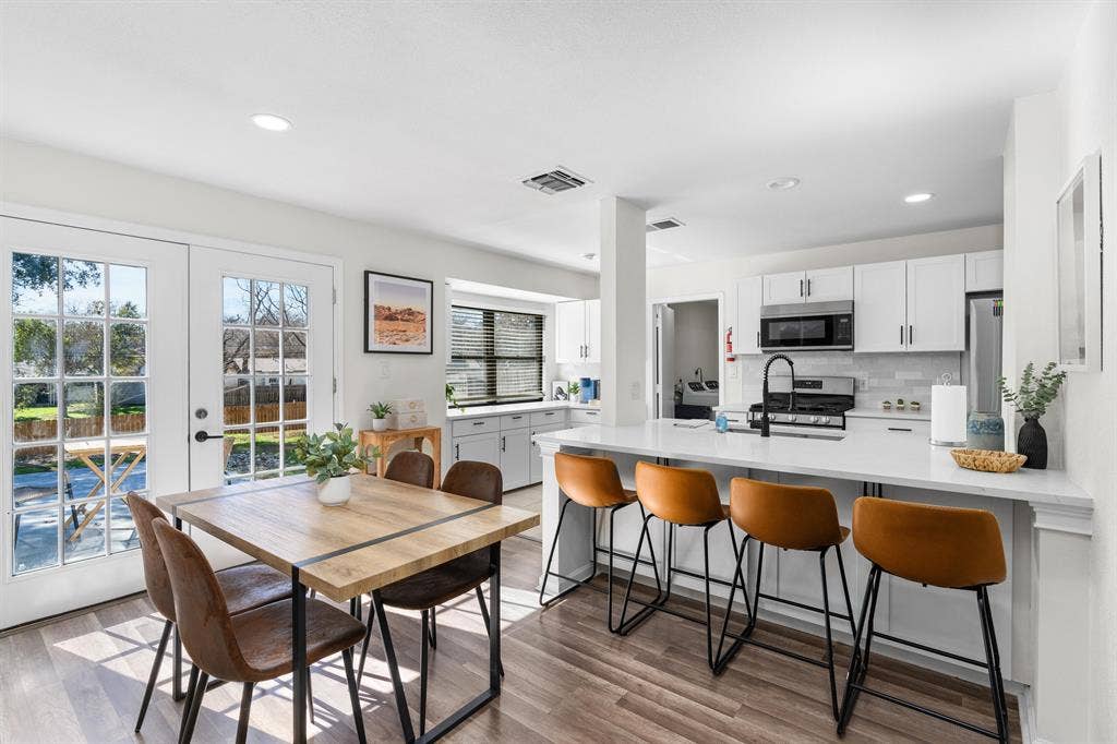 7 BR in Live Oak
