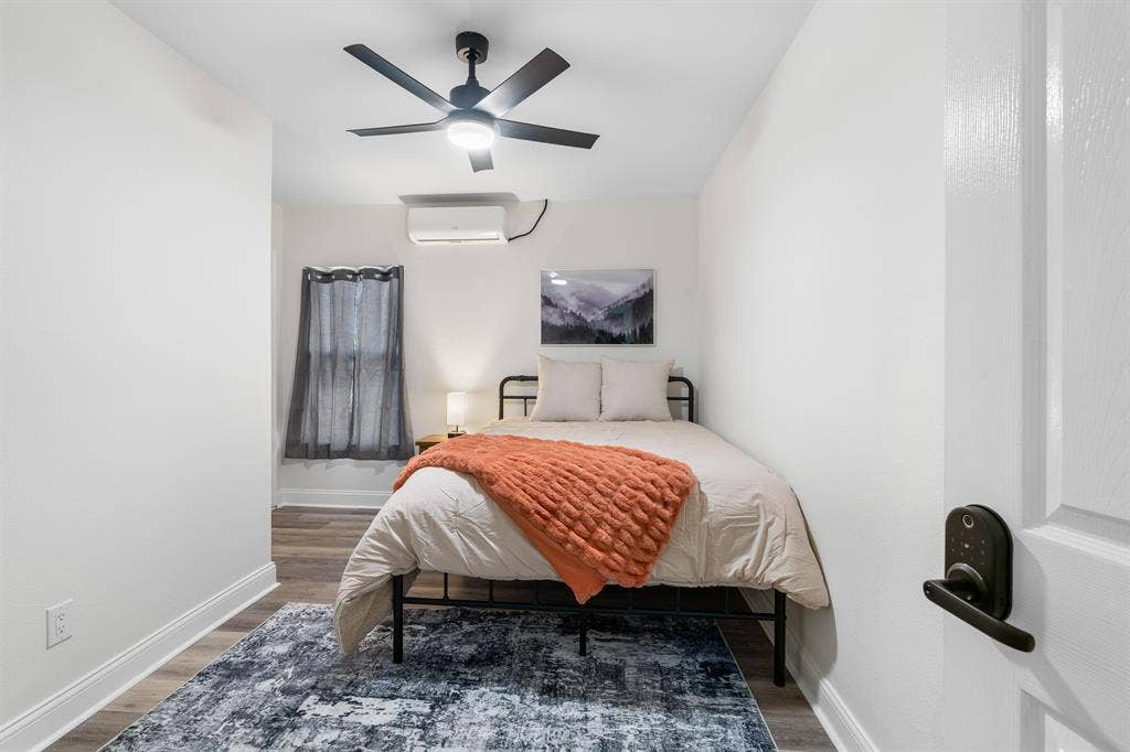 7 BR in Live Oak