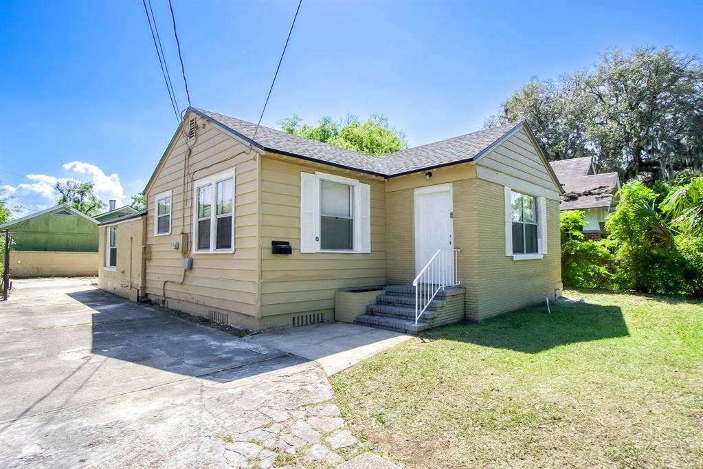 6 BR in Jacksonville