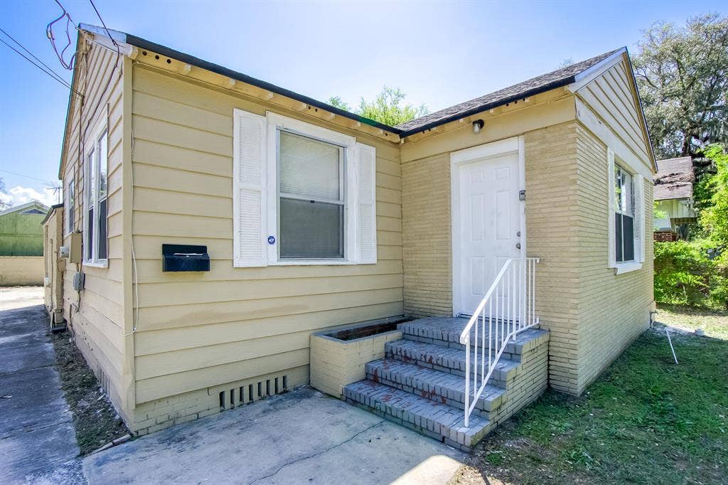 6 BR in Jacksonville