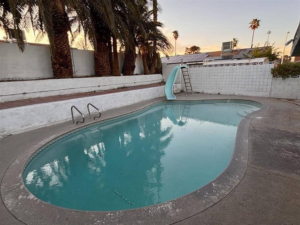 7 BR in Las Vegas