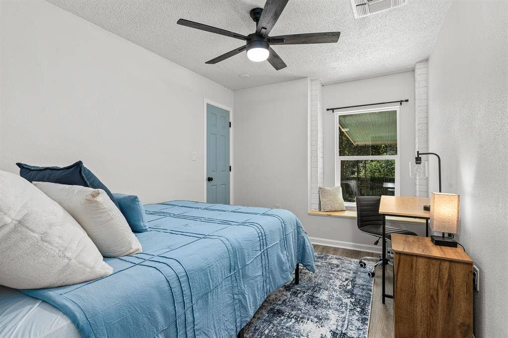 7 BR in Live Oak