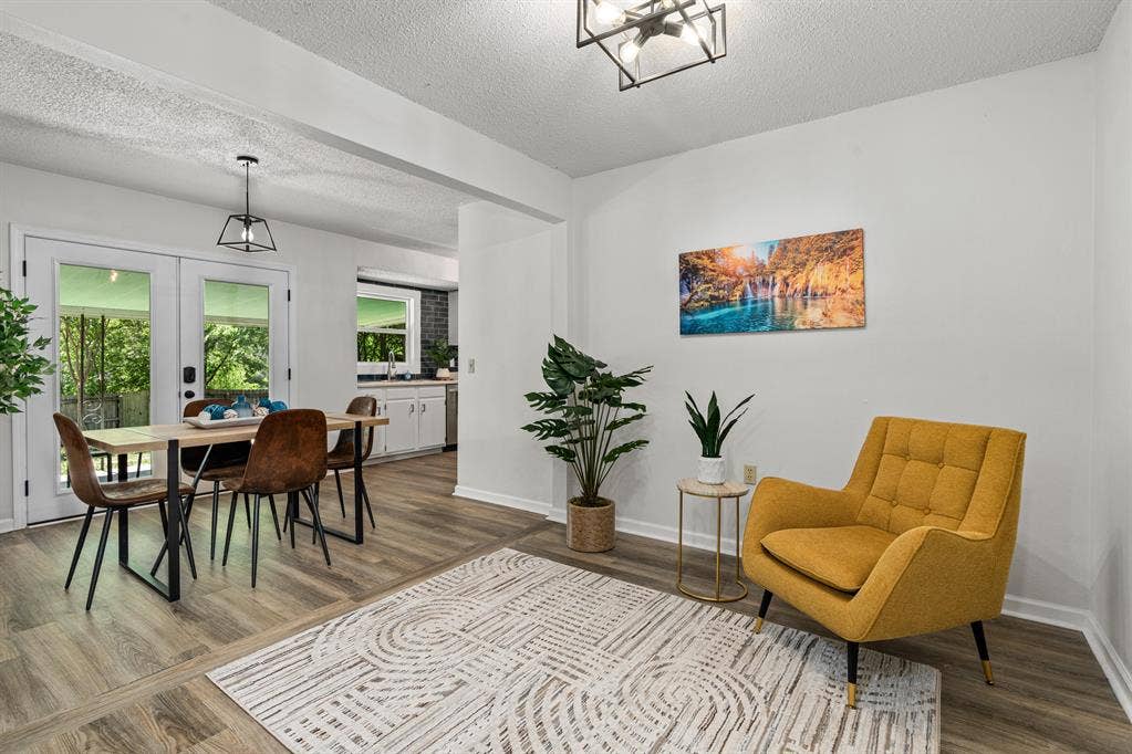 7 BR in Live Oak