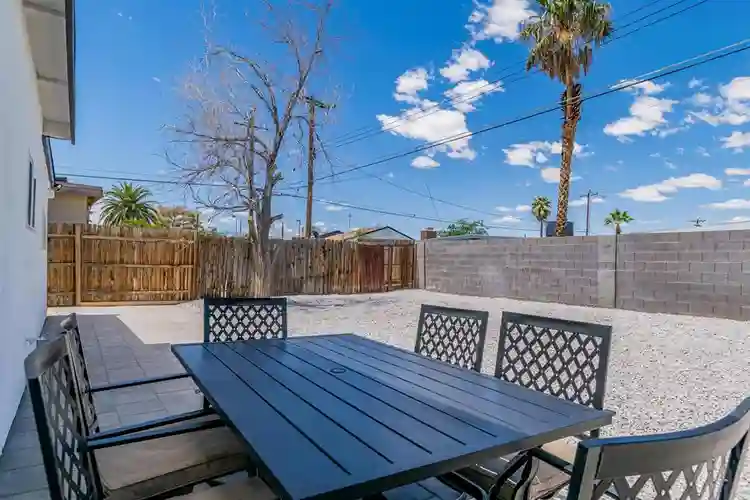 8 BR in Las Vegas