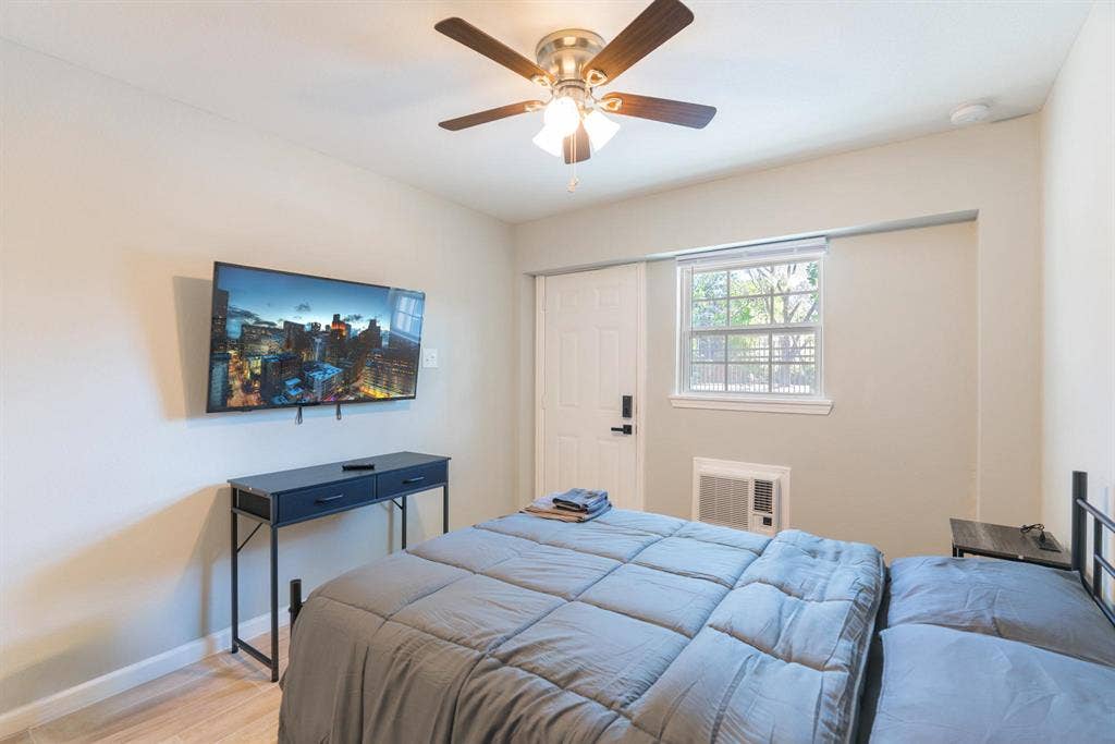 1 BR in Houston