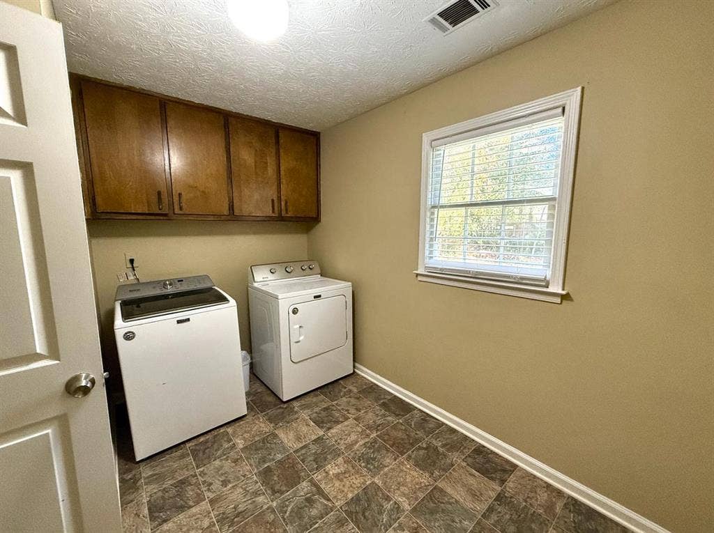 5 BR in Lilburn