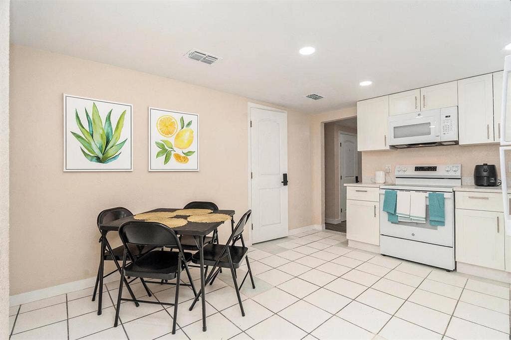 7 BR in Port Richey