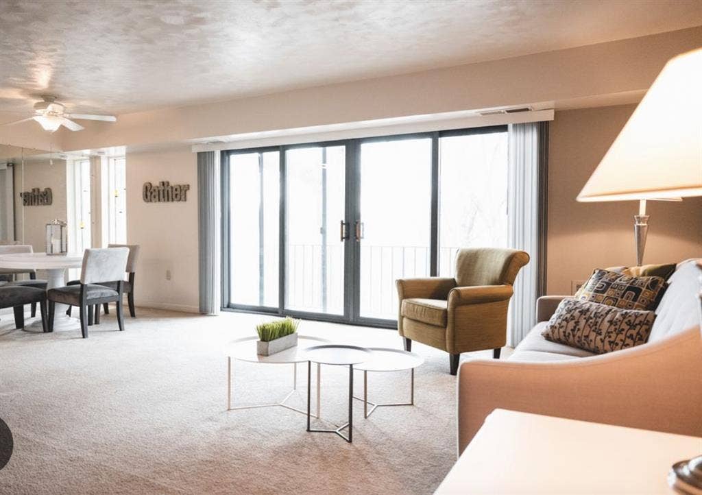 Bath for 5/ private room for 2