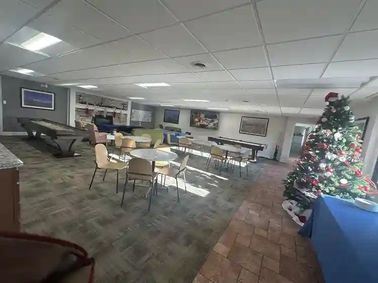 Bath for 5/ private room for 2