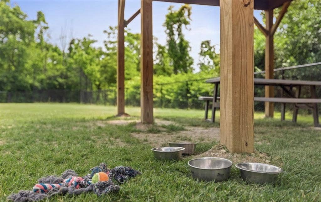 Bath for 5/ private room for 2