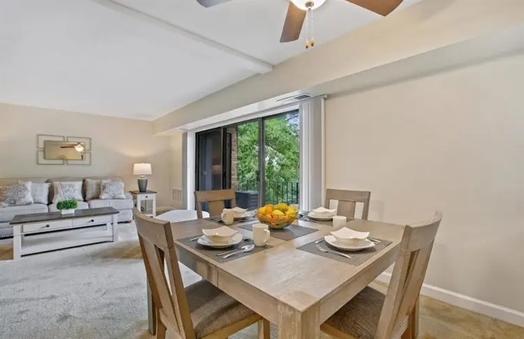 Bath for 5/ private room for 2