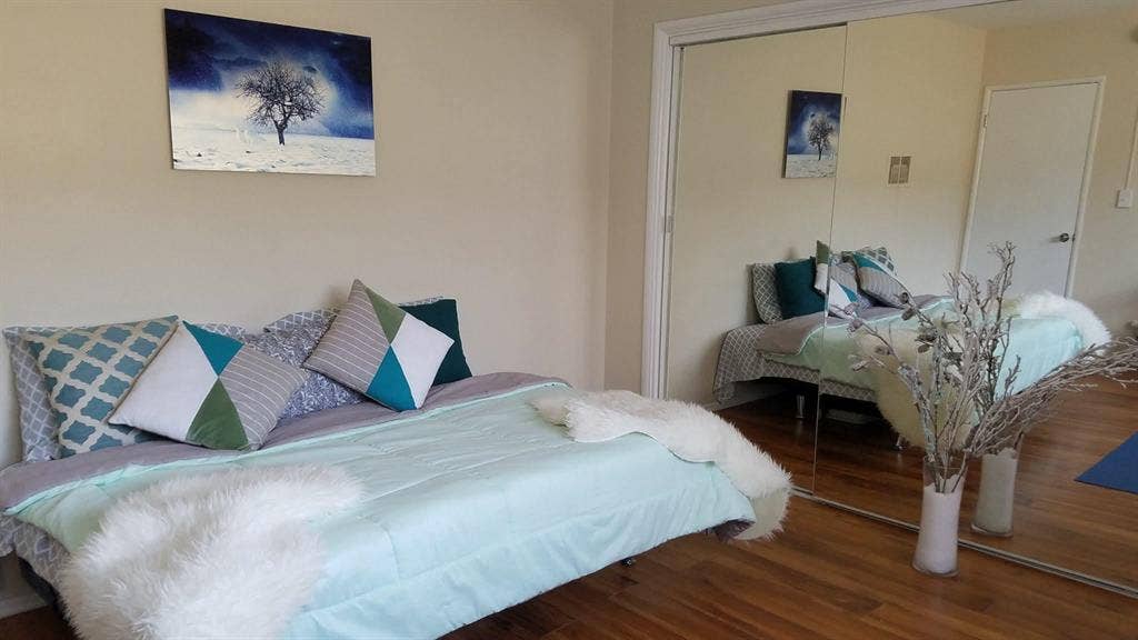 1 BR in Los Angeles