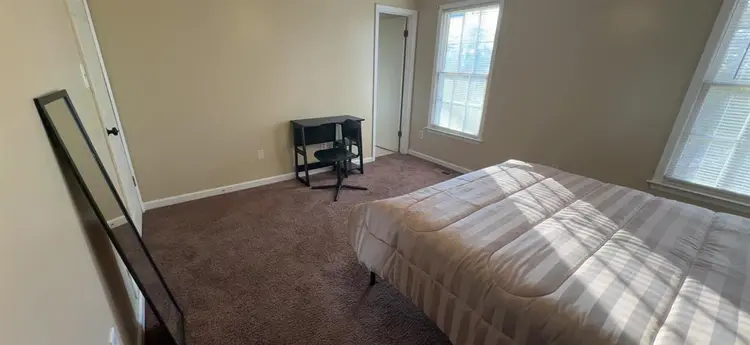 3 BR in Riverdale