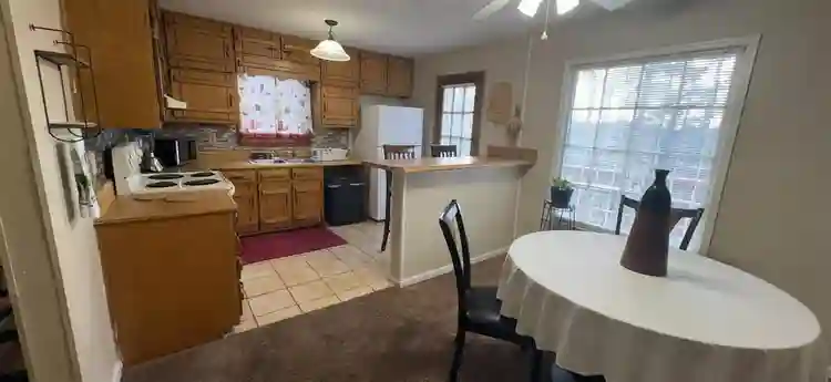 3 BR in Riverdale