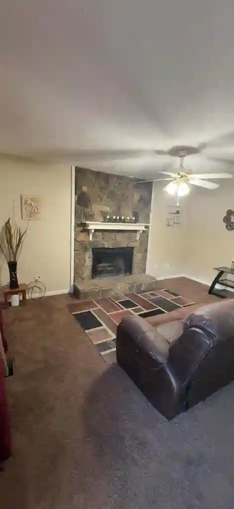 3 BR in Riverdale