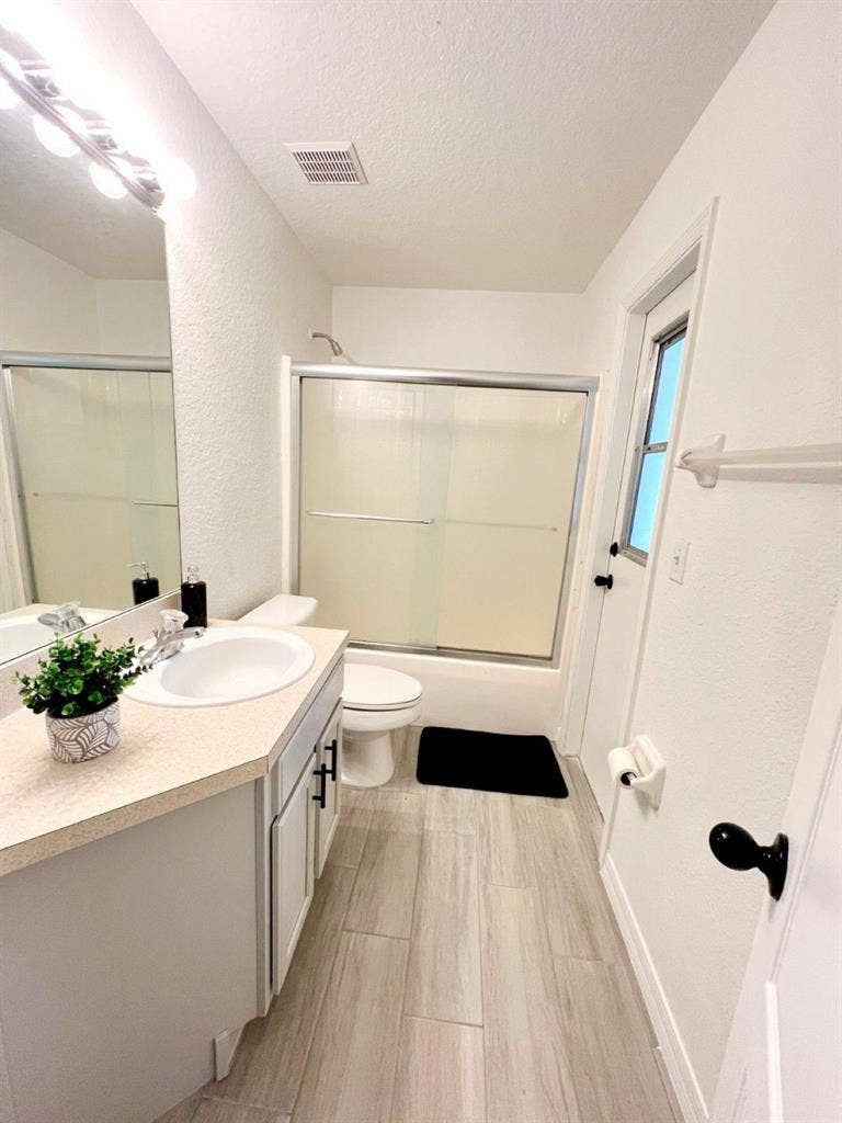 Room for rent Clermont - Shared B