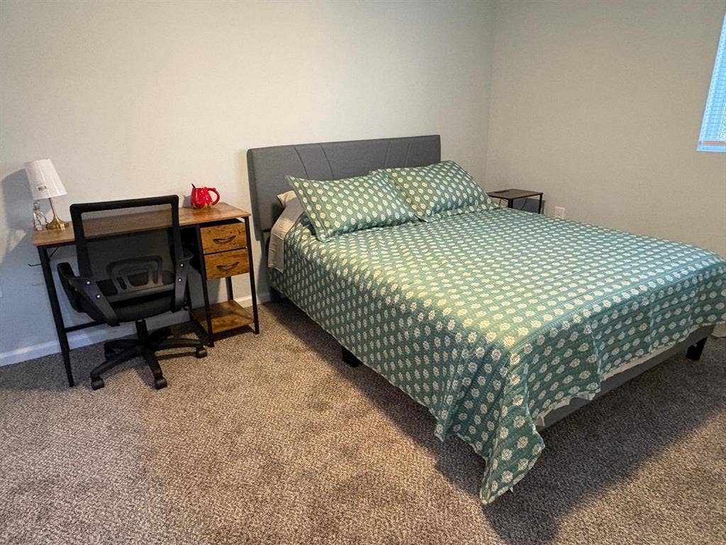 6 BR in Salisbury