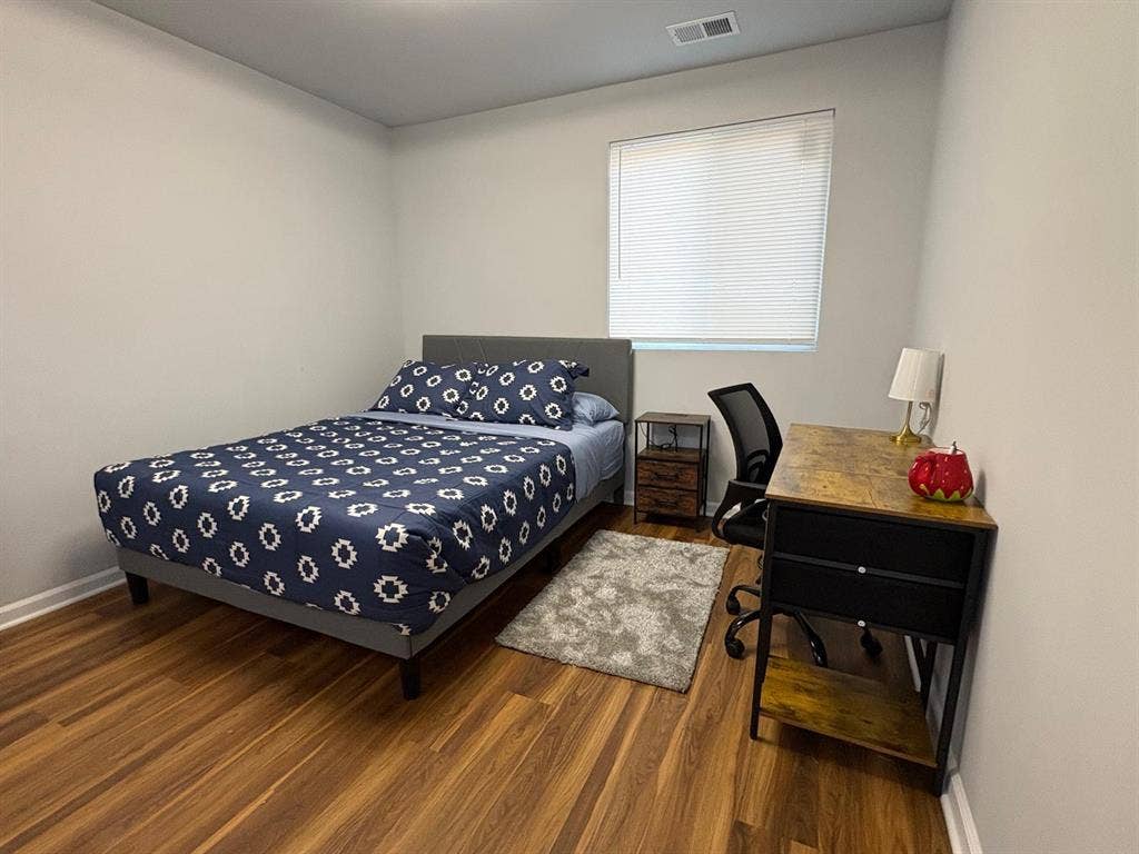 6 BR in Salisbury