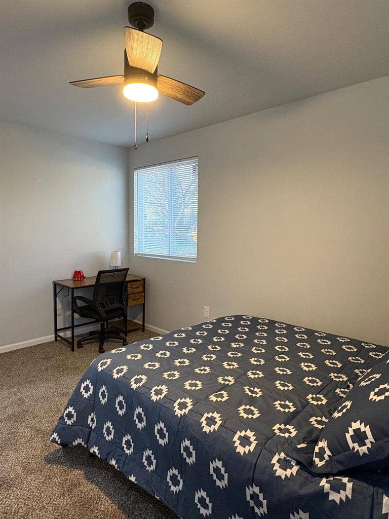 6 BR in Salisbury