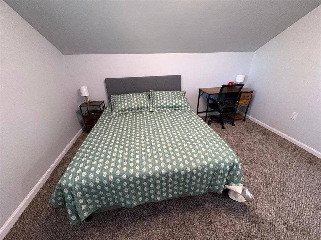 6 BR in Salisbury