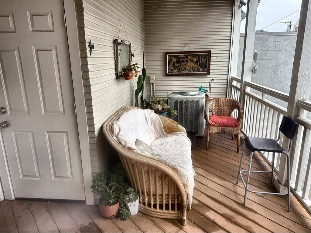 Unfurnished room in midtown