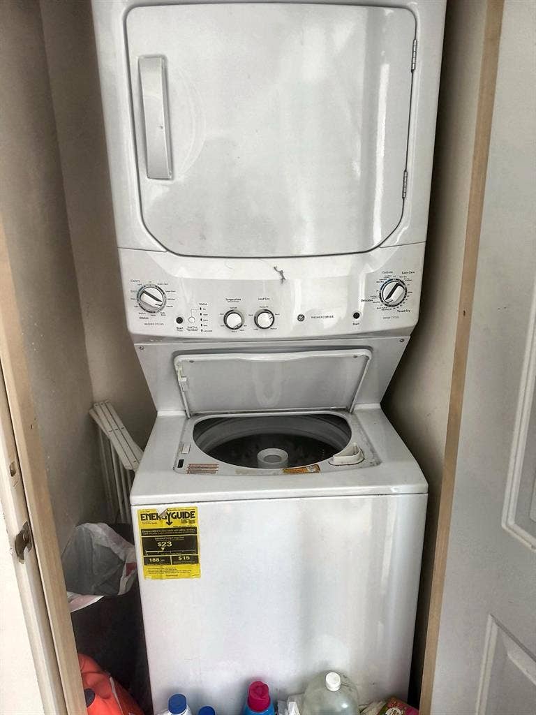 Unfurnished room in midtown