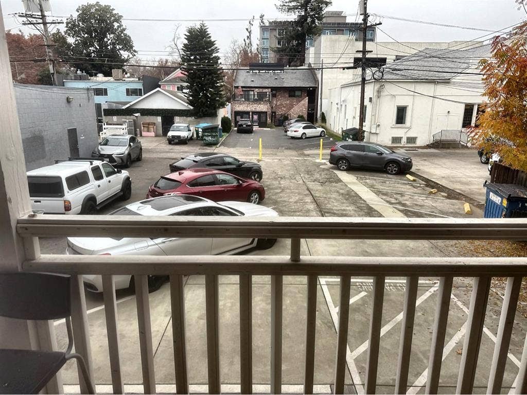 Unfurnished room in midtown