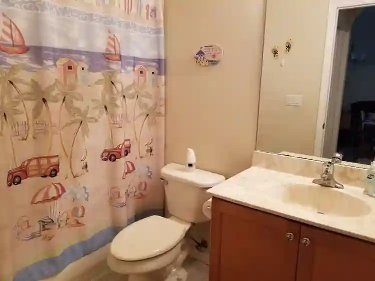 Private Spacious Room w/Bath