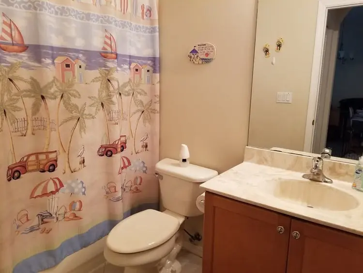 Private Spacious Room w/Bath