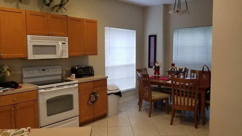 Private Spacious Room w/Bath