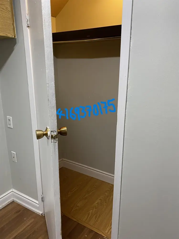 1 bedroom basement in Basement Jan